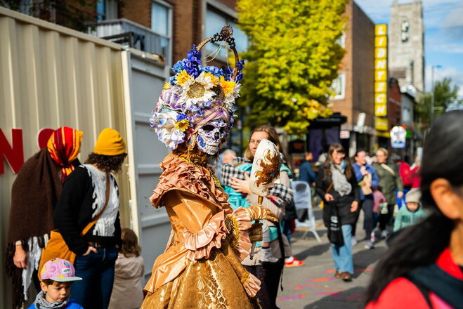 Frayeurs et friandises à Massonloween :  un parcours immersif au coeur de Rosemont Événement