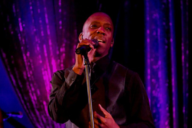 Les meilleurs hits Soul Motown Disco Pop - Freddie James Project chez Le Balcon